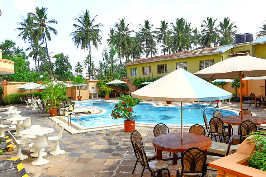 Jambo Travellers Hotel pool
