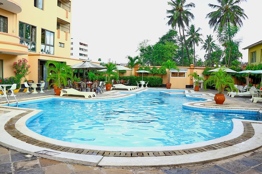Jambo Travellers Hotel poolside